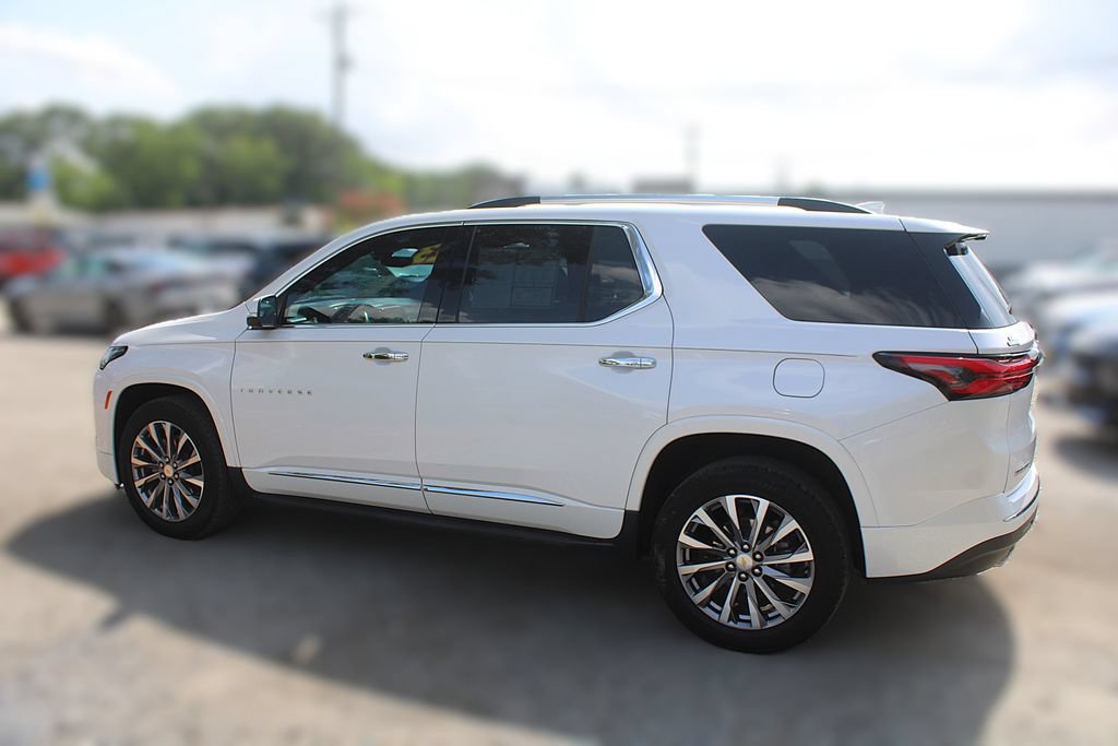 Used 2023 Chevrolet Traverse Premier FWD image 13