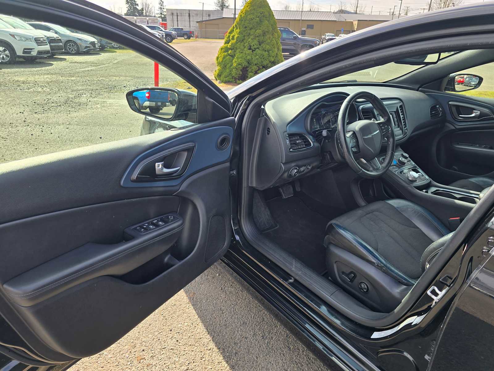 Used 2016 Chrysler 200 S FWD image 20