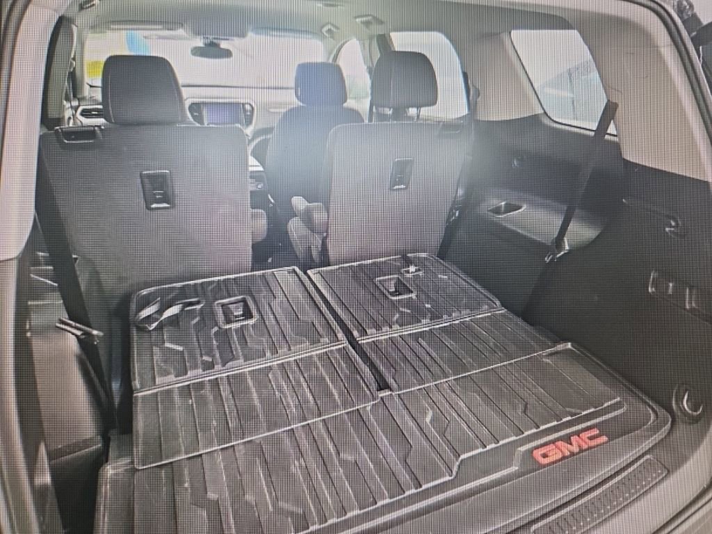 Used 2023 GMC Acadia SLE w/ Driver Convenience Package image 18
