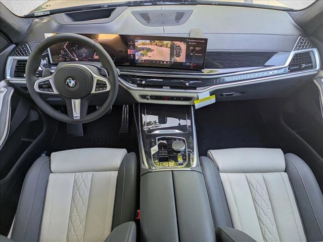 Used 2025 BMW X7 xDrive40i w/ M Sport Package image 17