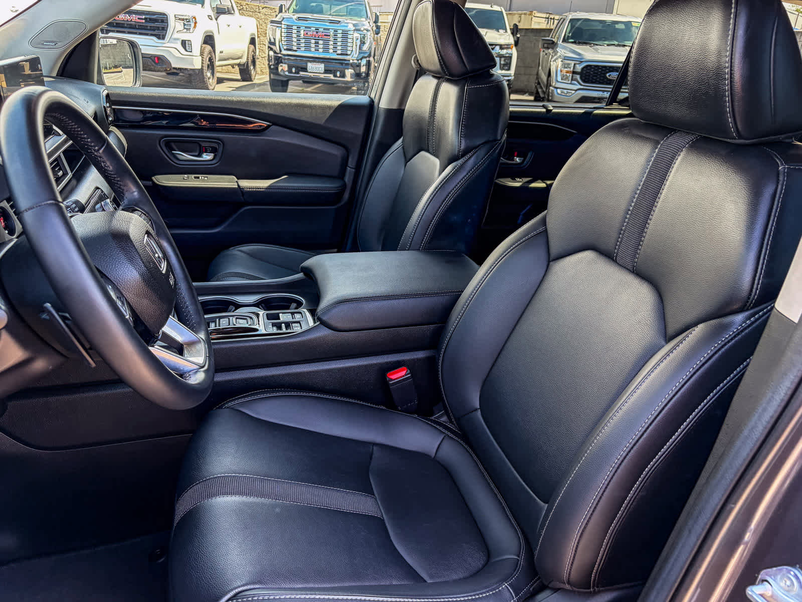 Used 2024 Honda Pilot Touring image 16