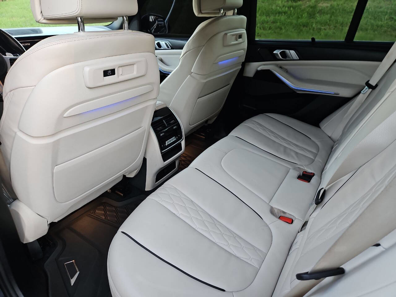 Used 2019 BMW X5 xDrive50i w/ M Sport Package image 14