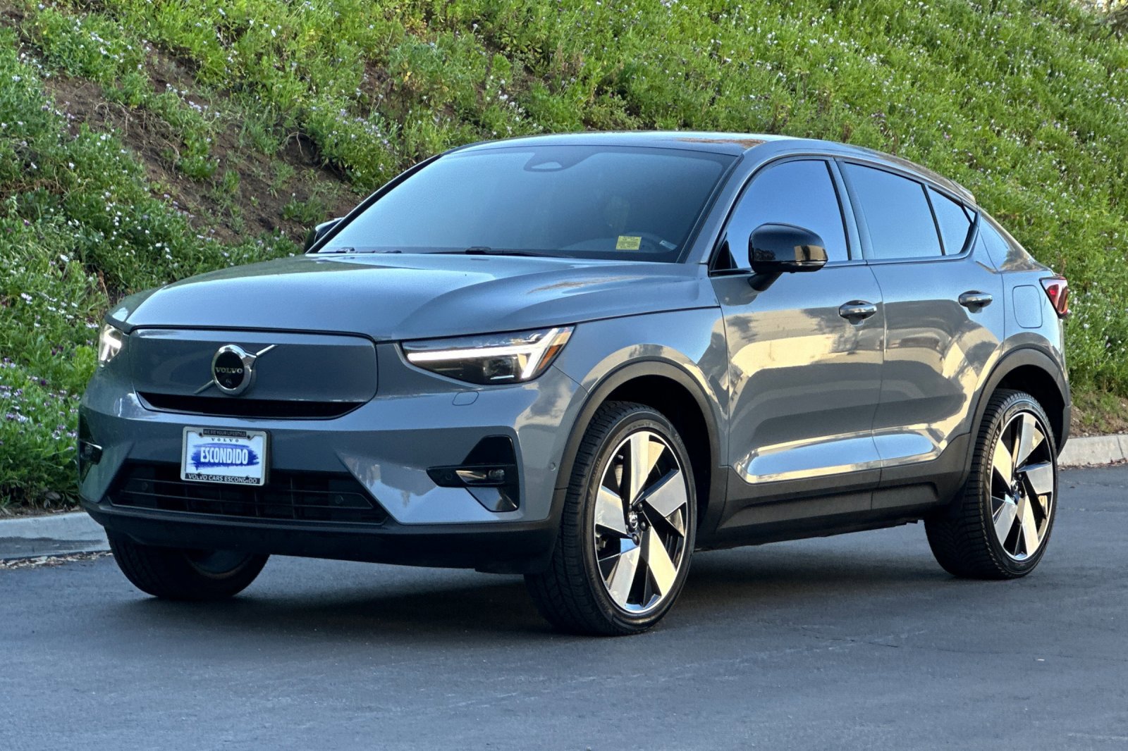 Certified 2023 Volvo C40 P8 Recharge Ultimate image 9