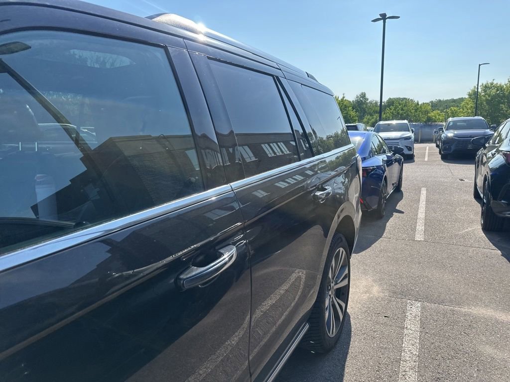 Used 2020 Ford Expedition Limited w/ Equipment Group 302A AWD/4WD image 8