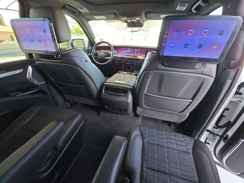 Used 2025 Cadillac Escalade Sport Platinum w/ LPO, ONYX Package AWD/4WD image 22