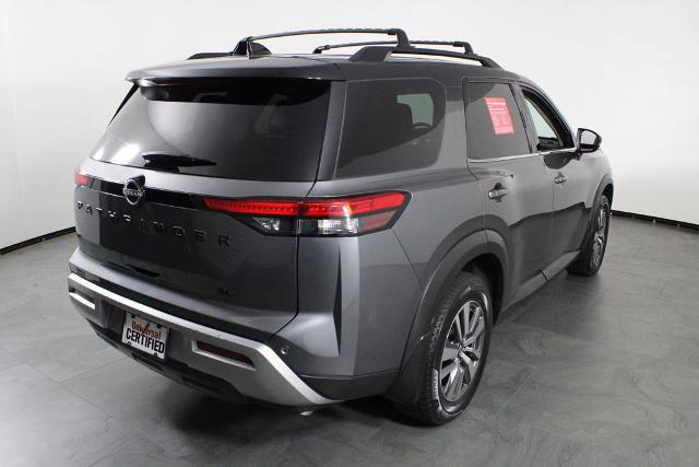 Certified 2023 Nissan Pathfinder SL w/ Black Appearance Package FWD image 4
