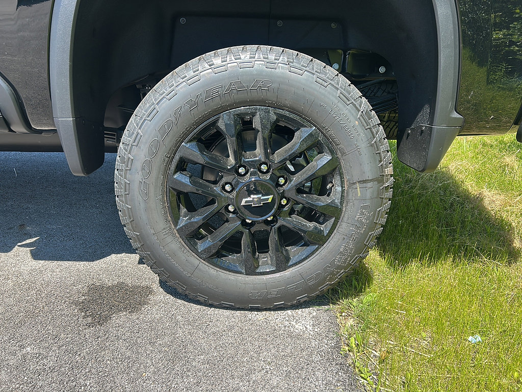 New 2026 Chevrolet Silverado 3500 High Country w/ Midnight Edition AWD/4WD image 5