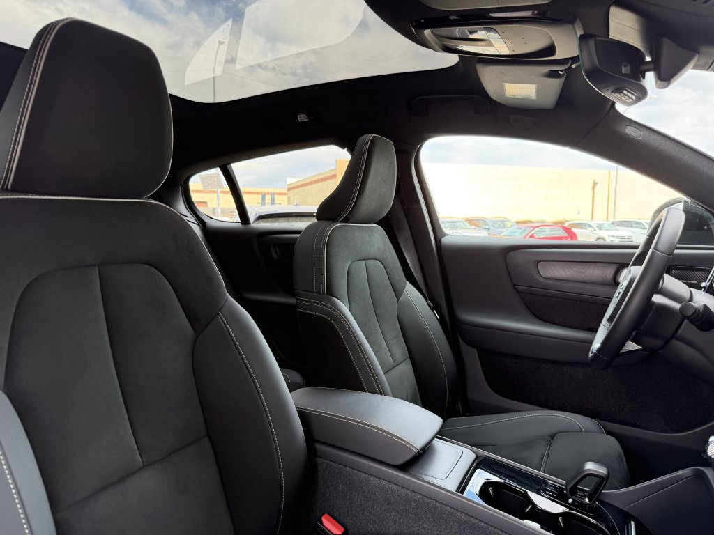 Used 2024 Volvo C40 P8 Recharge Ultimate w/ Protection Package Premier image 41