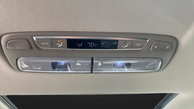 Certified 2022 Kia Telluride SX w/ Towing Package FWD image 30