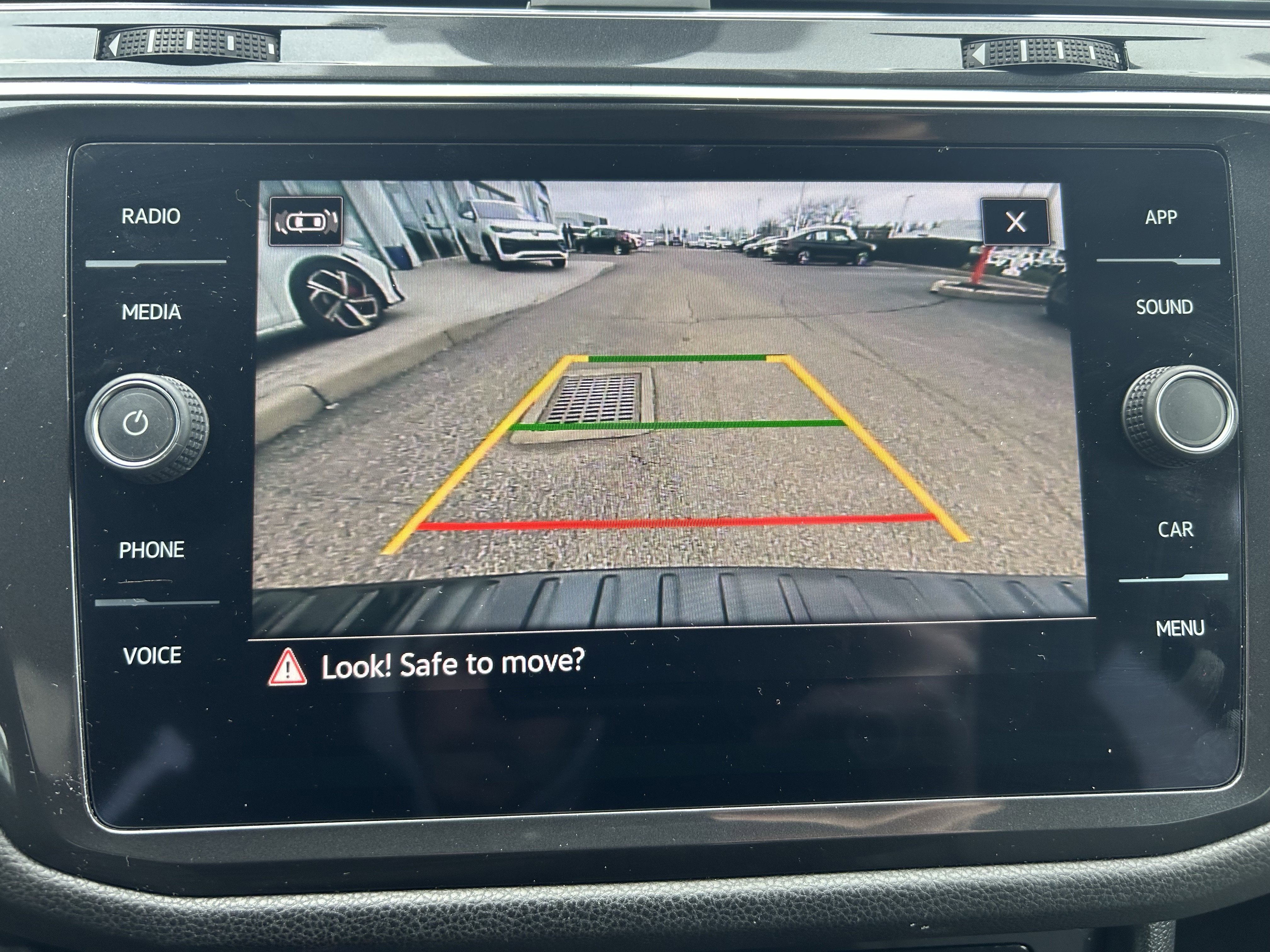 Certified 2022 Volkswagen Tiguan SE R-Line image 13