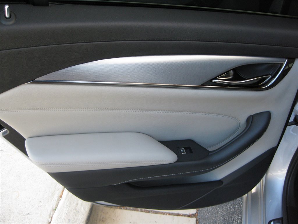 Used 2018 Cadillac CTS Luxury RWD image 27