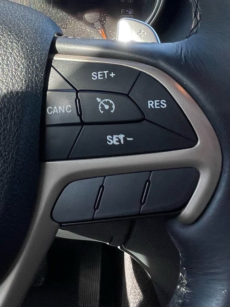 Used 2016 Jeep Grand Cherokee Limited 75th Anniversary image 23