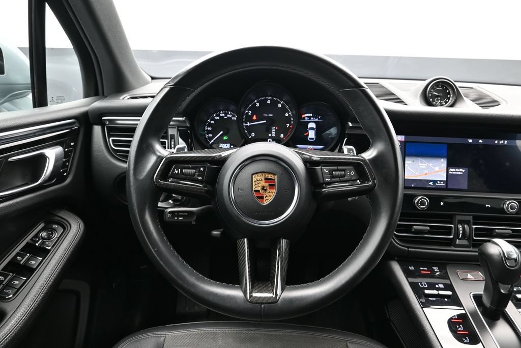 Certified 2022 Porsche Macan AWD/4WD image 20