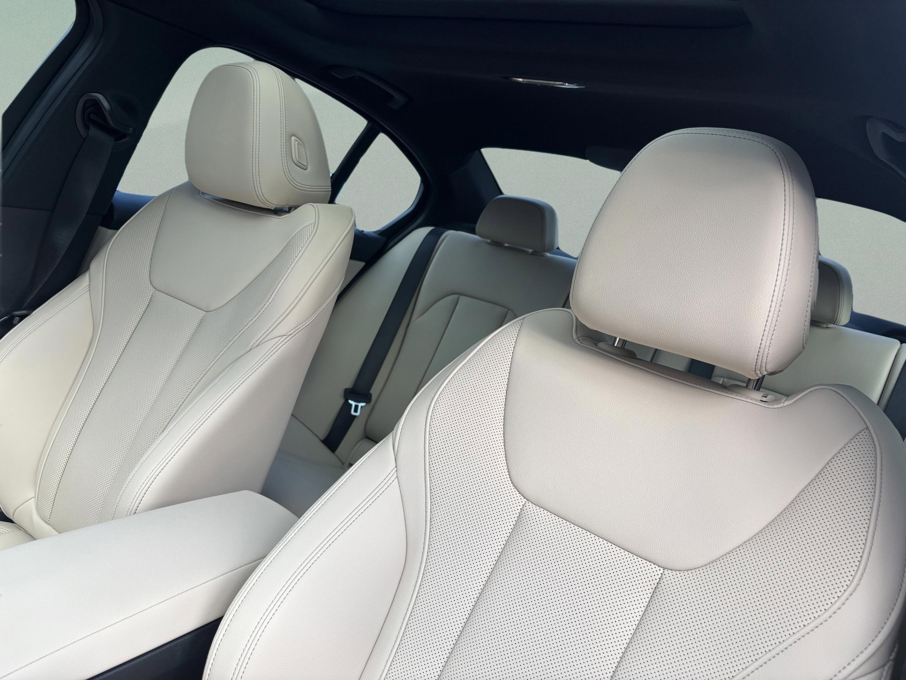 Used 2026 BMW 330i xDrive Sedan w/ Convenience Package image 19