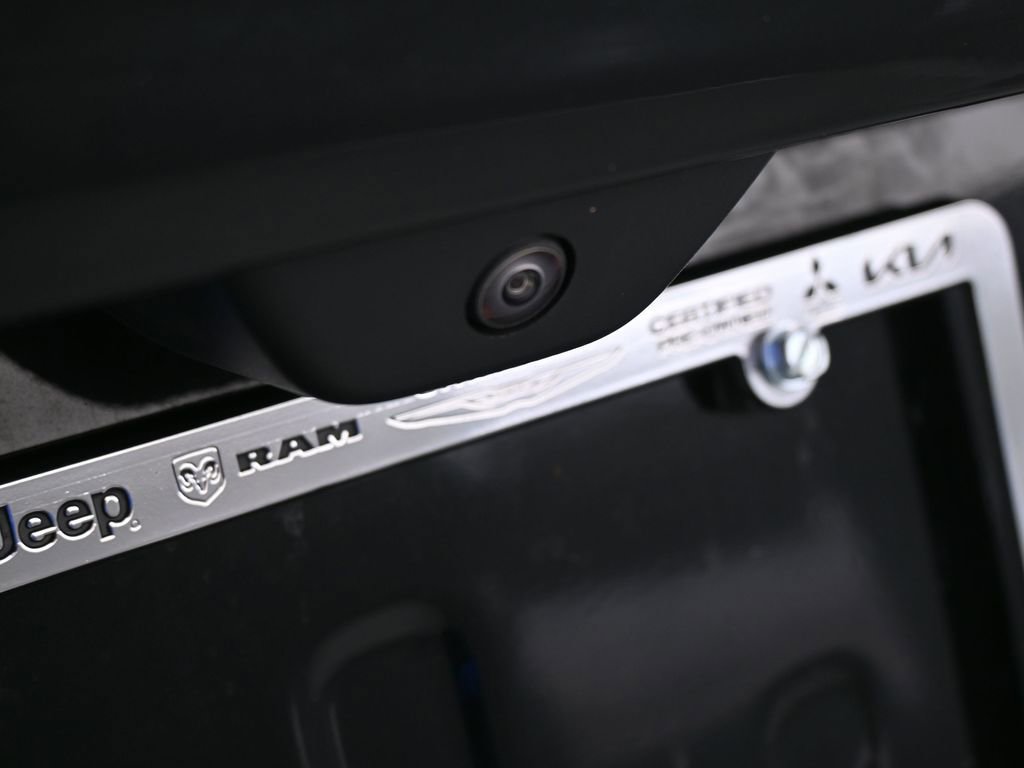 Used 2025 Jeep Grand Cherokee Laredo image 39