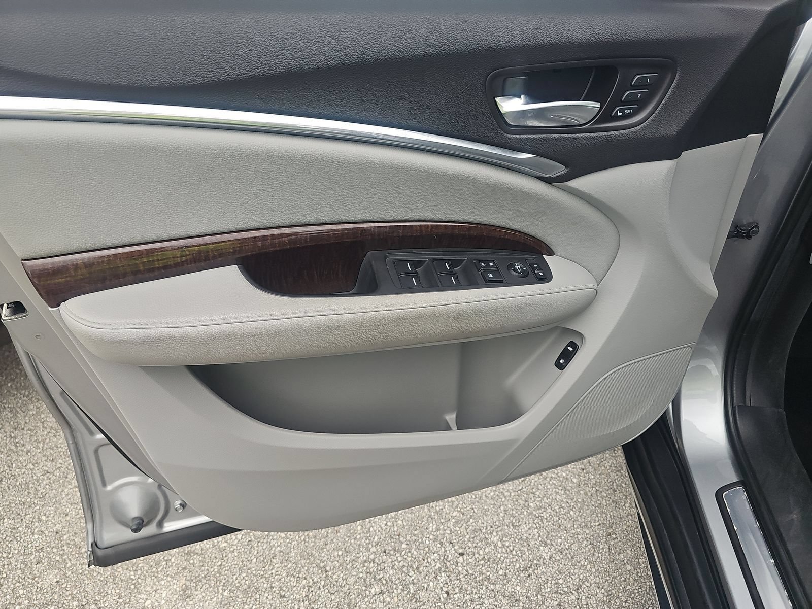 Used 2020 Acura MDX SH-AWD image 12