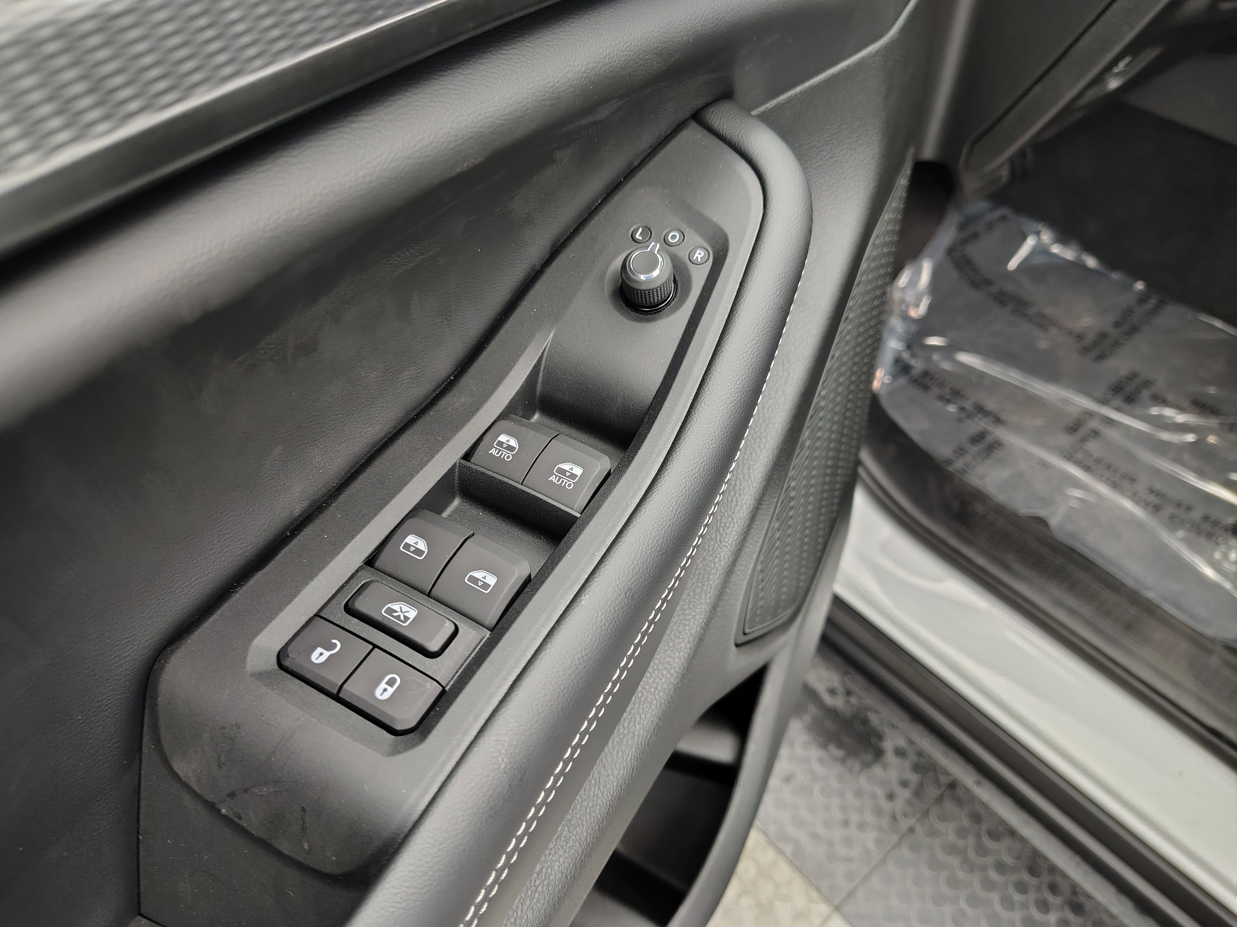 New 2025 Jeep Grand Cherokee Altitude image 17
