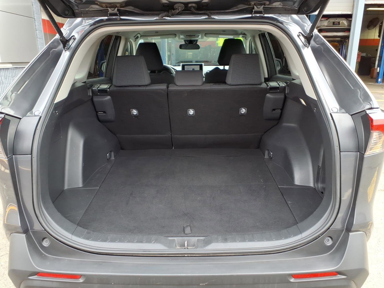 Certified 2024 Toyota RAV4 LE AWD/4WD image 11