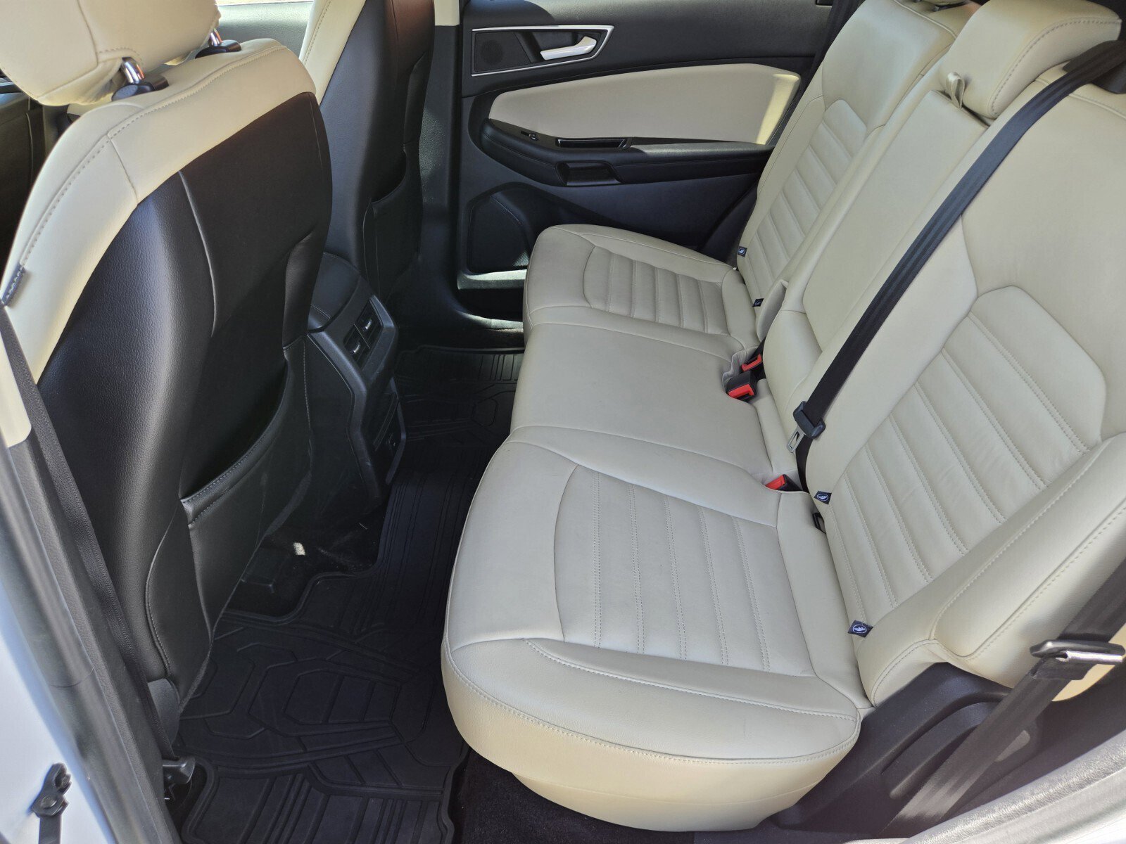 Used 2016 Ford Edge SEL w/ Equipment Group 201A AWD/4WD image 9