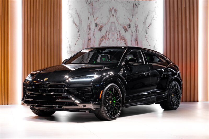 Used 2025 Lamborghini Urus SE AWD/4WD image 1
