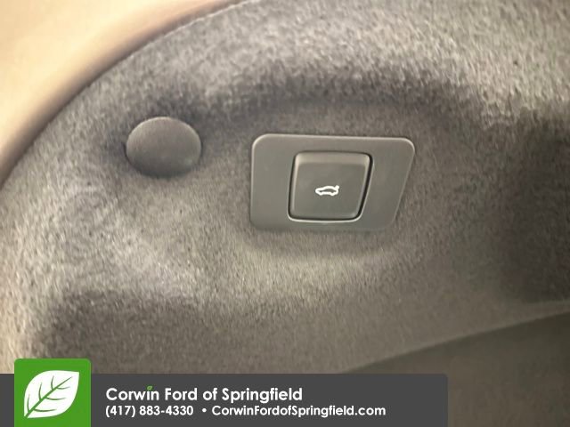 Used 2020 Lincoln MKZ w/ Convenience Package image 29