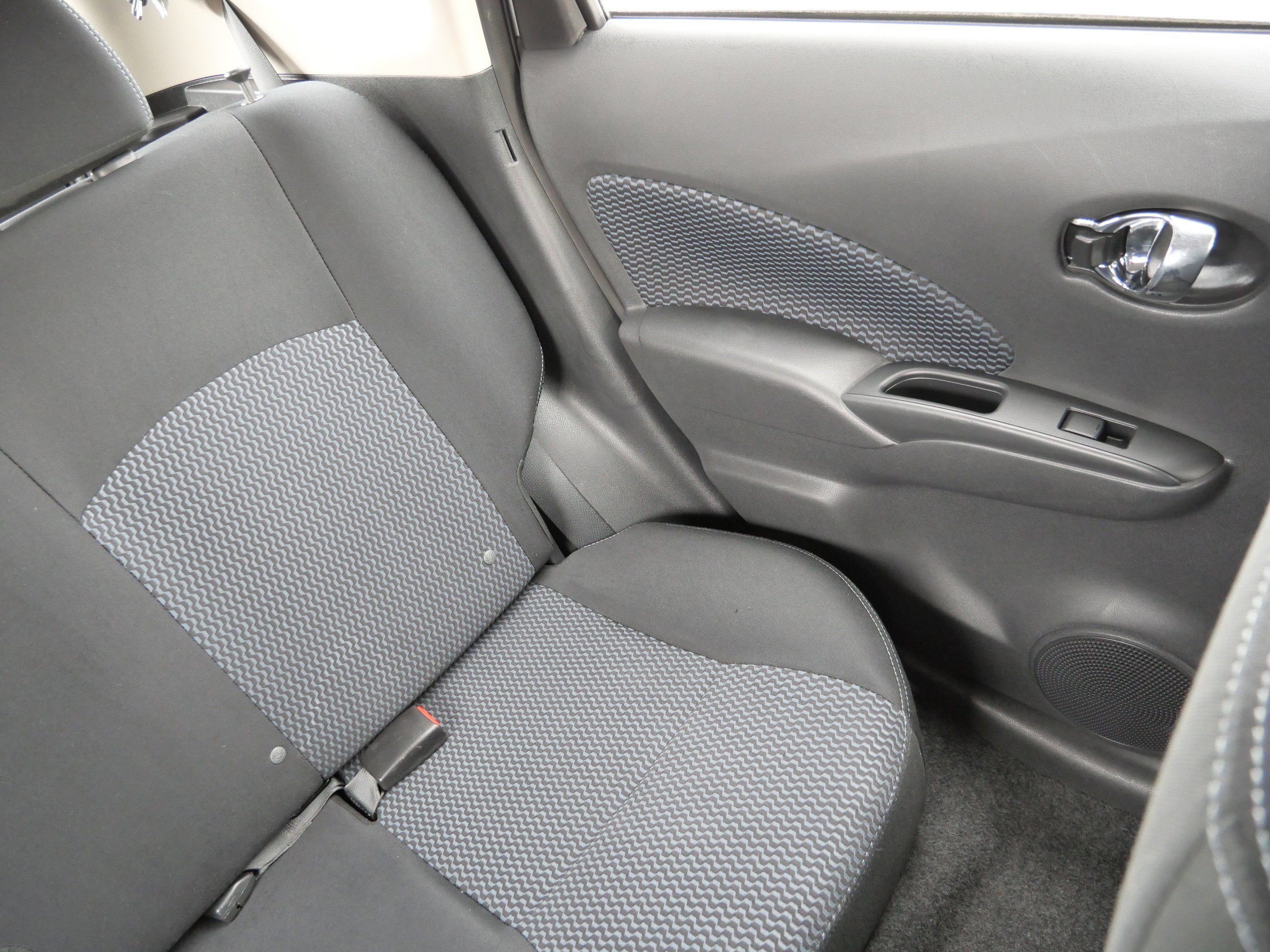 Used 2016 Nissan Versa Note SV image 14