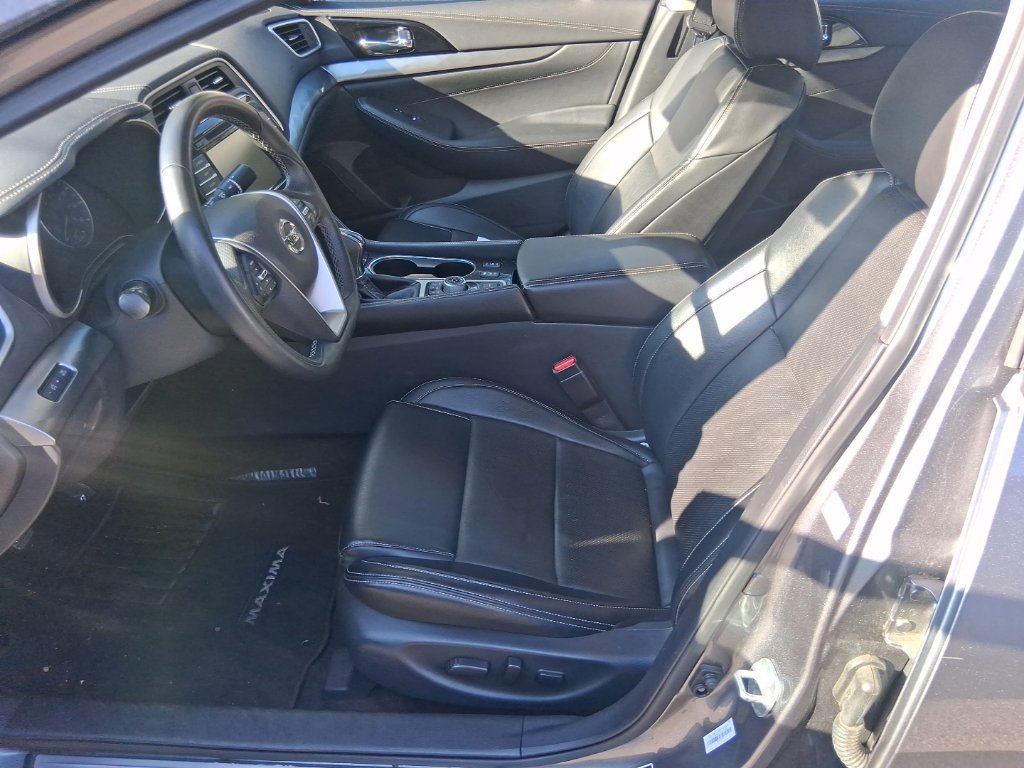 Used 2022 Nissan Maxima SV w/ Floor Mat Group FWD image 11