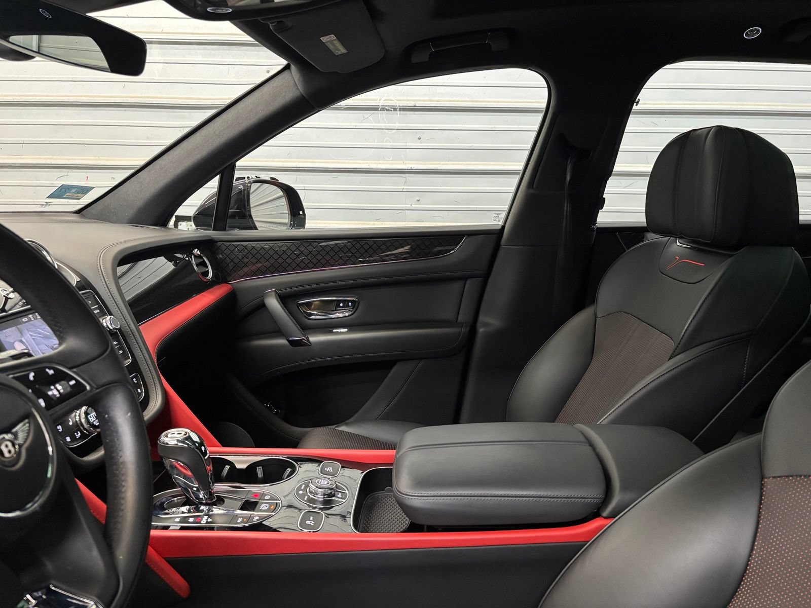 Used 2020 Bentley Bentayga AWD/4WD image 21