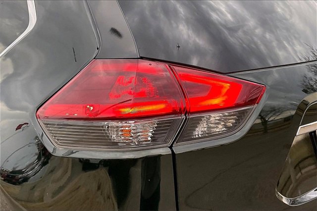 Certified 2020 Nissan Rogue SV image 27