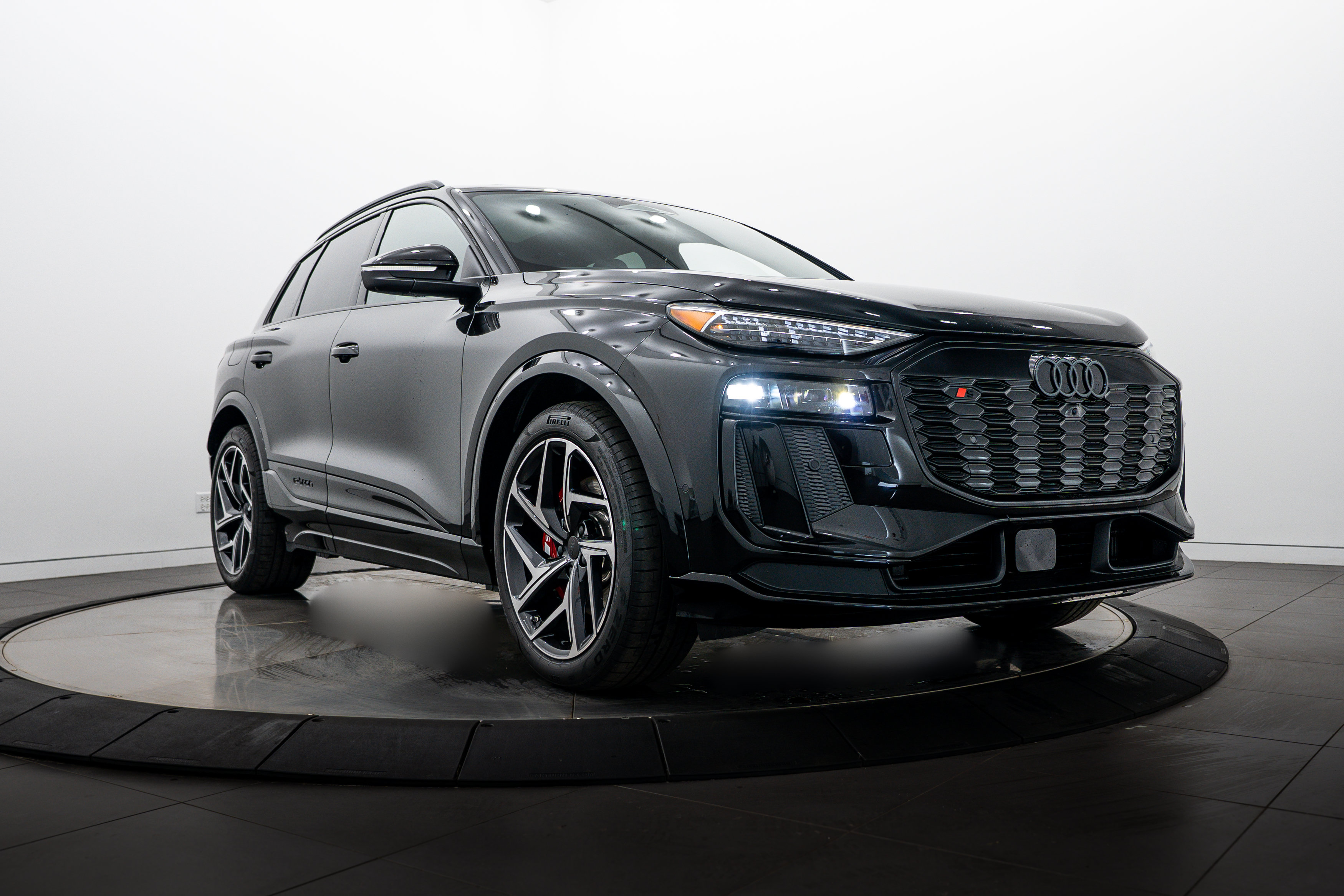 New 2027 Audi SQ6 e-tron Premium Plus AWD/4WD image 1
