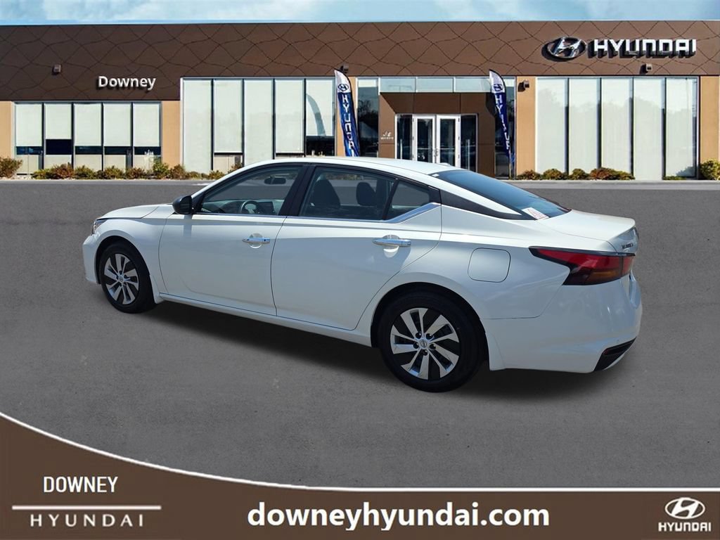 Used 2025 Nissan Altima 2.5 S FWD image 3