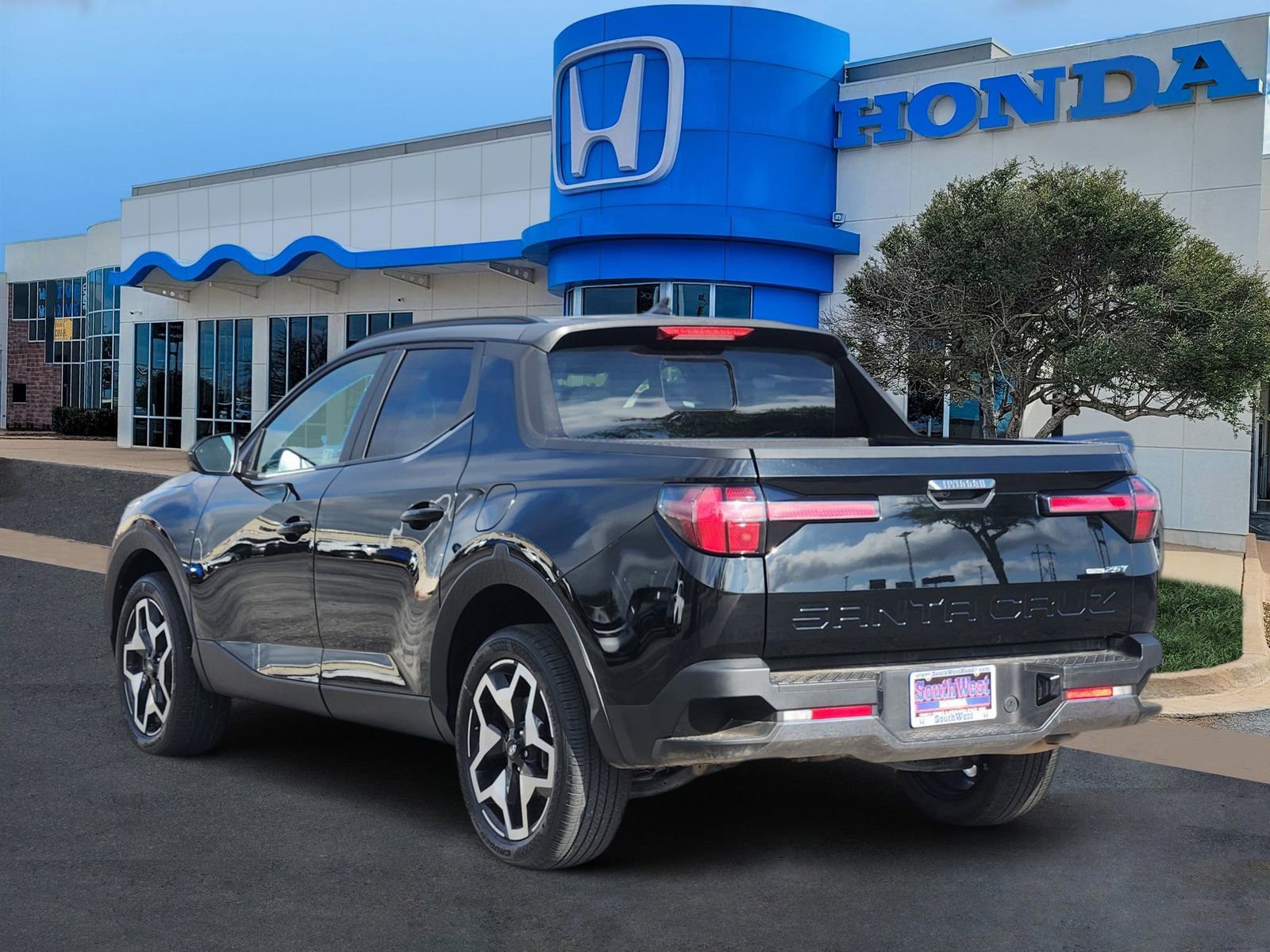 Used 2024 Hyundai Santa Cruz Limited AWD/4WD image 4