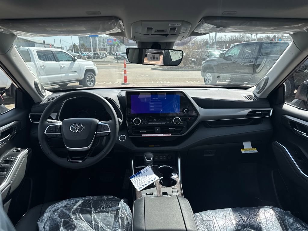 New 2026 Toyota Highlander Limited image 10