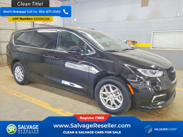 Used 2025 Chrysler Pacifica Select FWD image 5