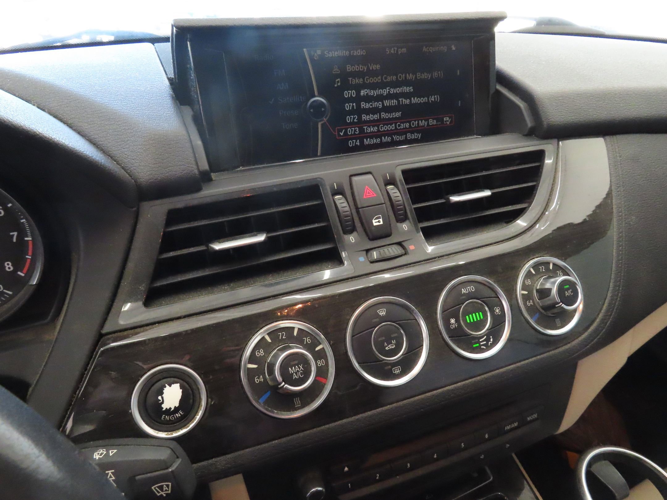 Used 2015 BMW Z4 sDrive28i RWD image 16