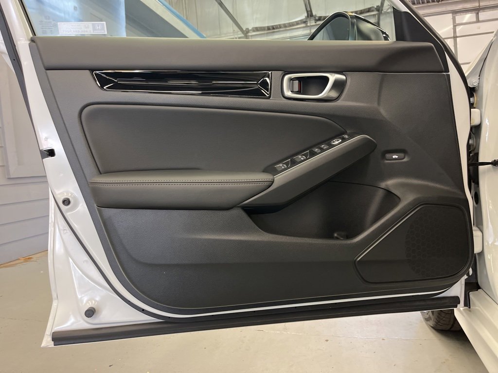 Used 2025 Honda Civic Sport Touring image 9
