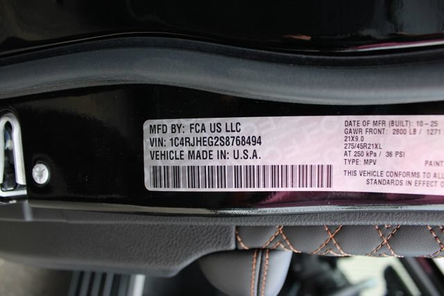 Used 2025 Jeep Grand Cherokee Summit w/ Obsidian Package AWD/4WD image 52