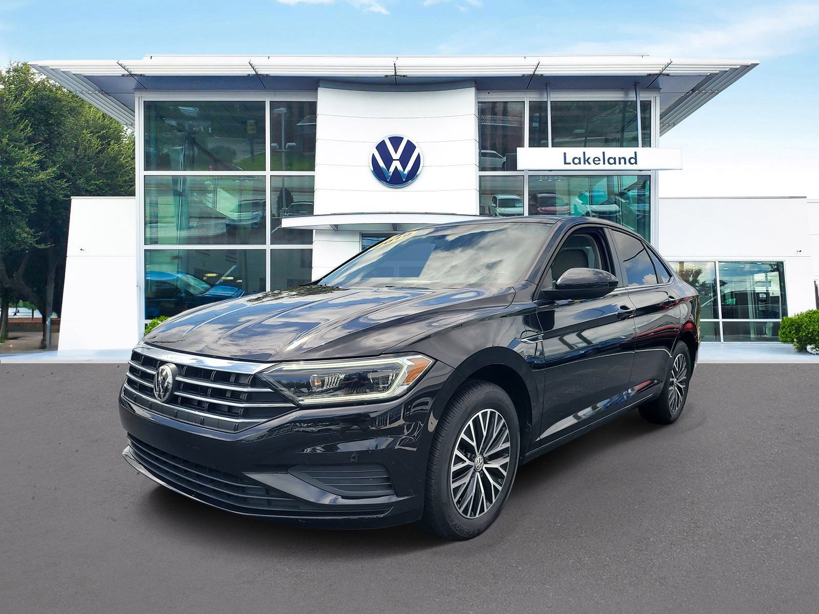 Used 2019 Volkswagen Jetta SEL w/ Cold Weather Package FWD image 2