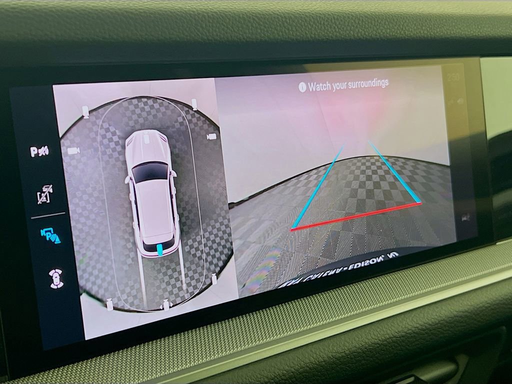 New 2026 Porsche Cayenne image 17