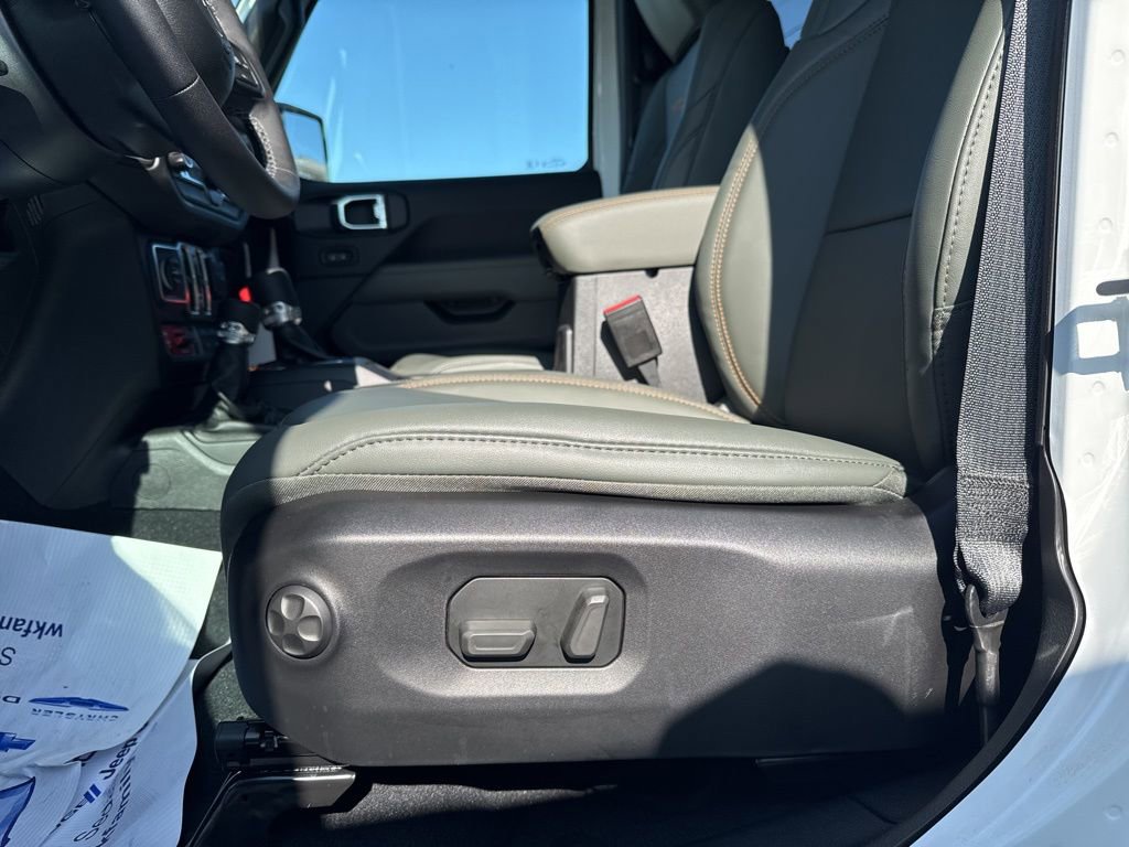 New 2026 Jeep Gladiator Mojave image 12