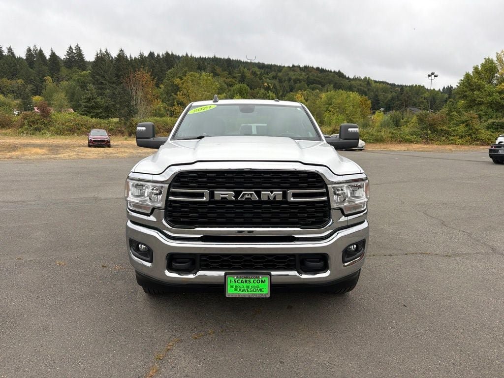 Used 2024 RAM 3500 Big Horn AWD/4WD image 3