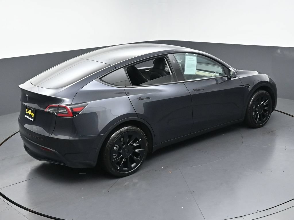 Used 2024 Tesla Model Y 2WD image 44