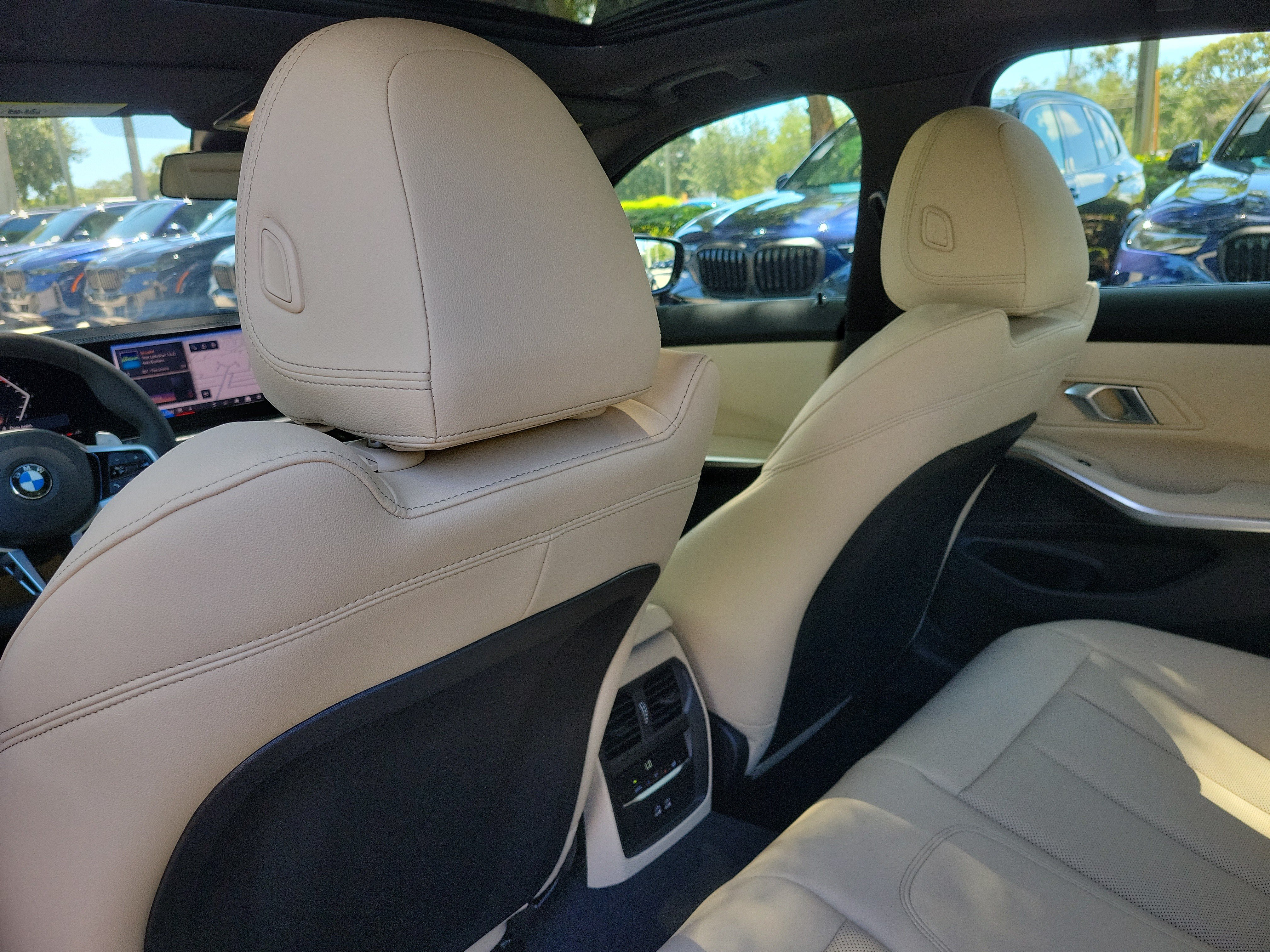 New 2026 BMW 330i Sedan w/ M Sport Package RWD image 11