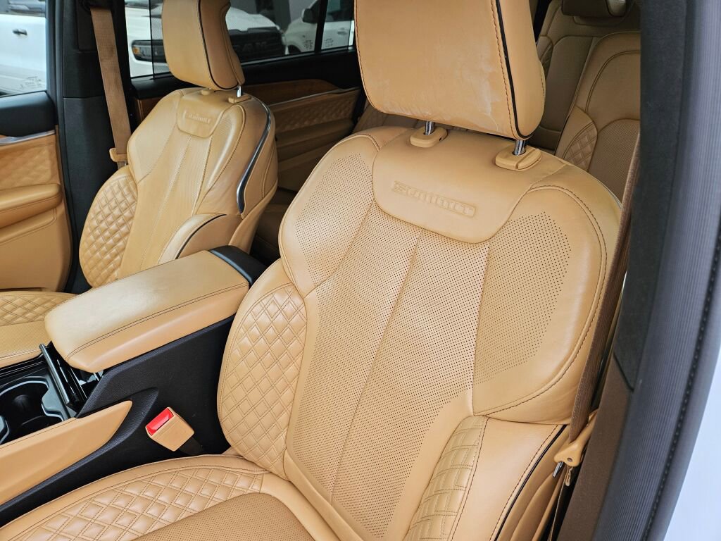 Used 2021 Jeep Grand Cherokee L Summit image 15