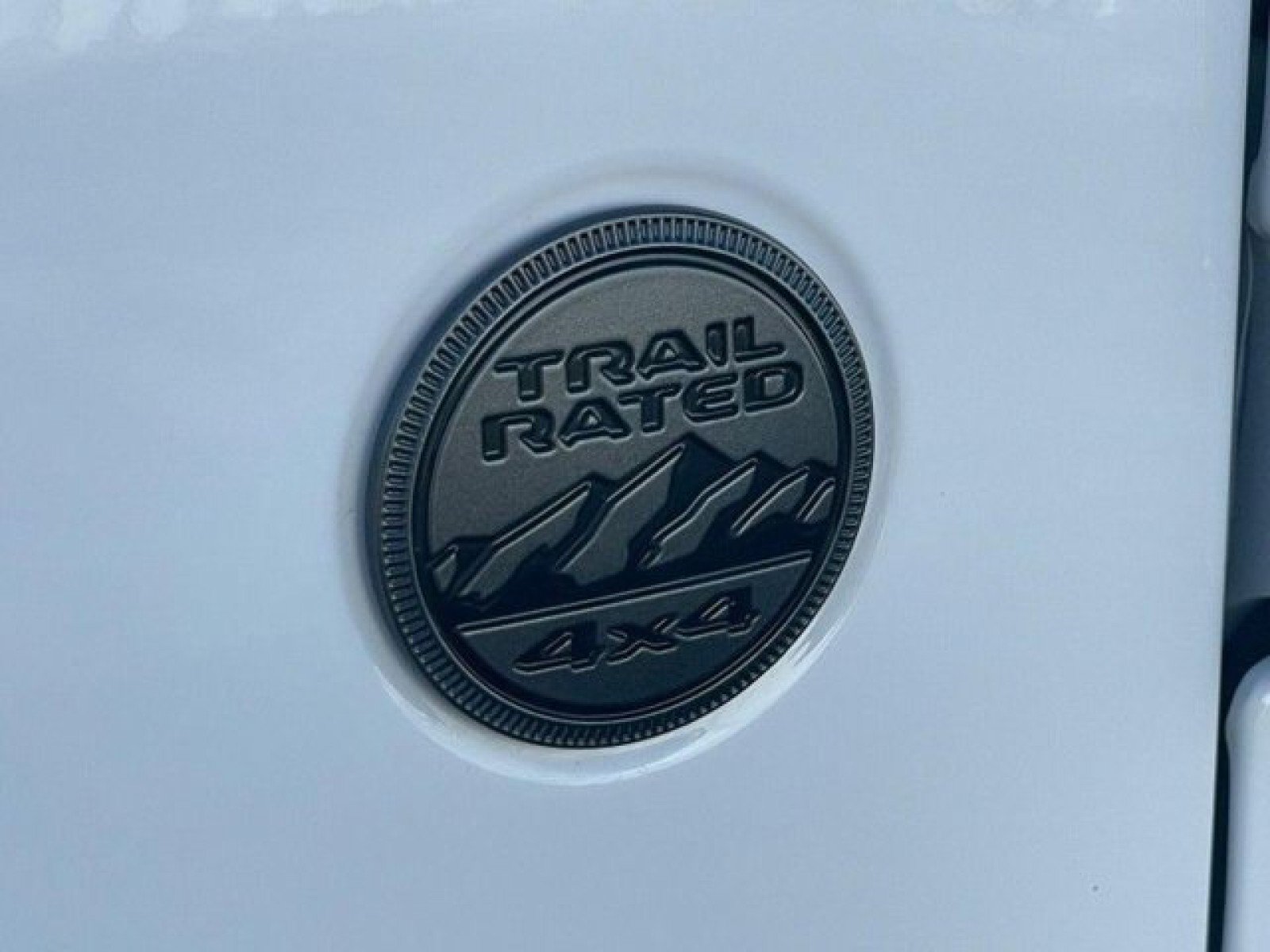 Used 2021 Jeep Gladiator Overland AWD/4WD image 3