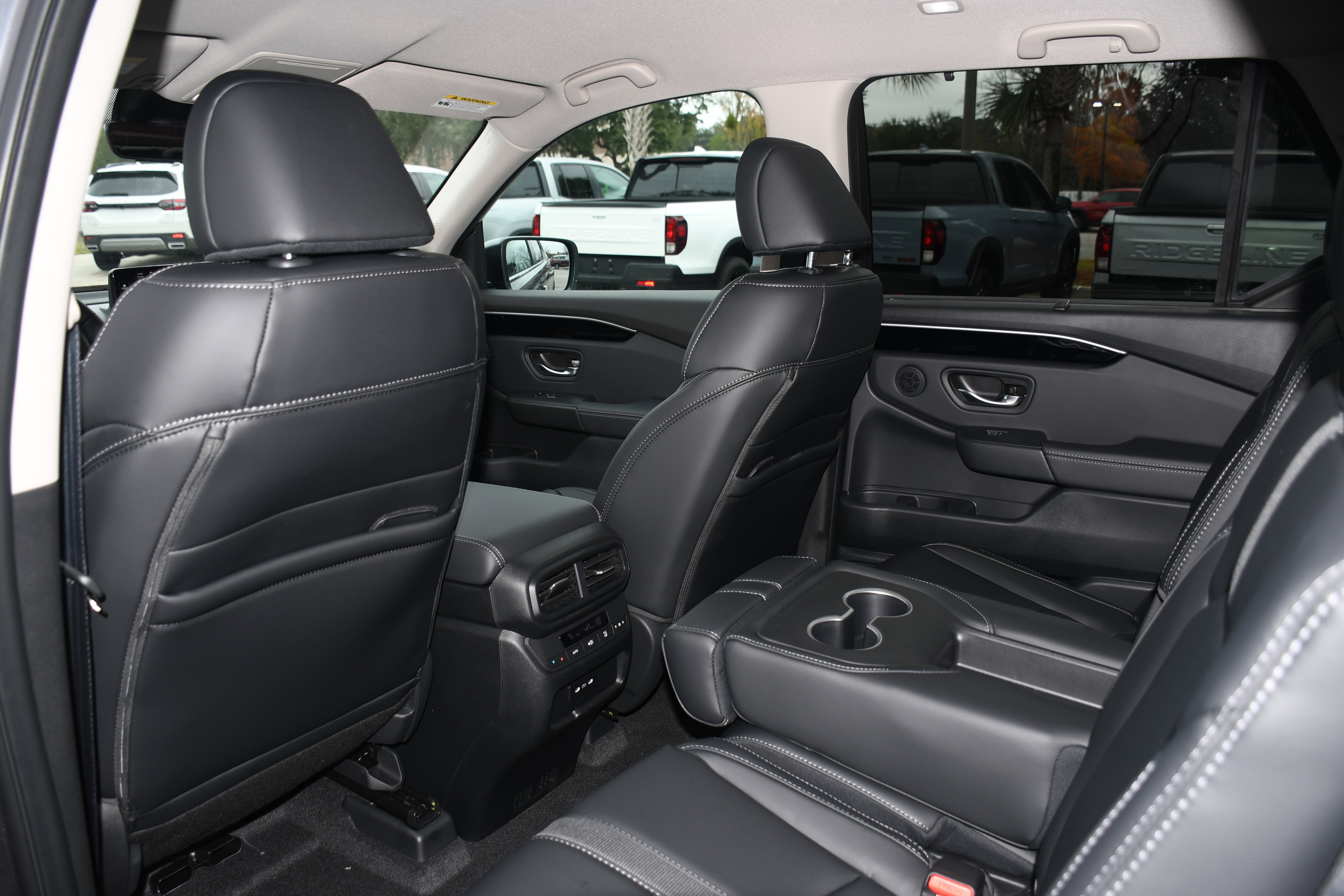 New 2025 Honda Pilot EX-L image 8