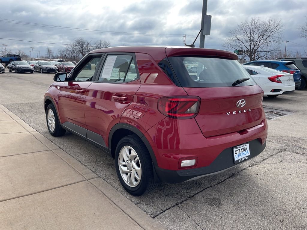 Used 2023 Hyundai Venue SE image 7