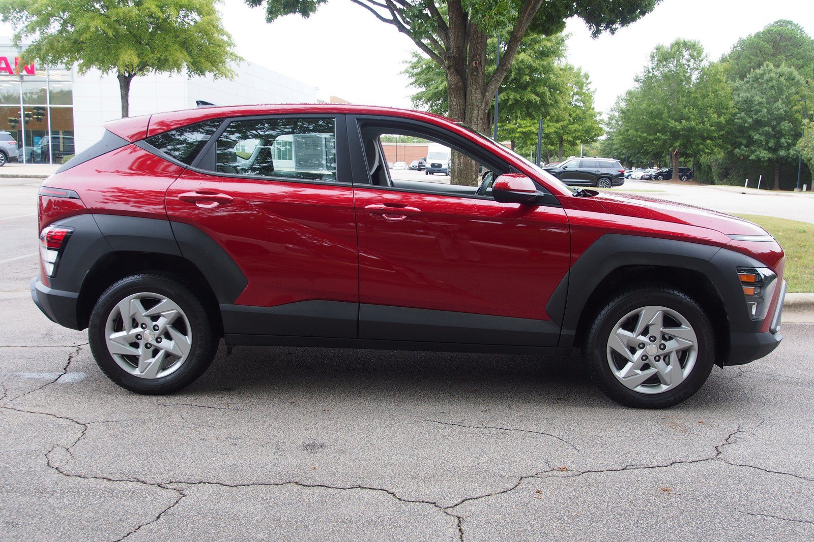 Used 2024 Hyundai Kona SE AWD/4WD image 8