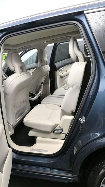 Used 2020 Volvo XC90 T6 Momentum w/ Protection Package Premier AWD/4WD image 15