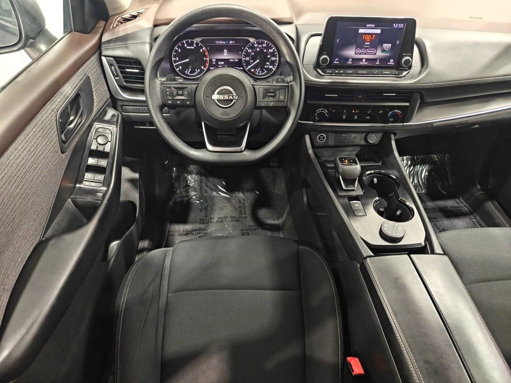 Used 2023 Nissan Rogue S image 4
